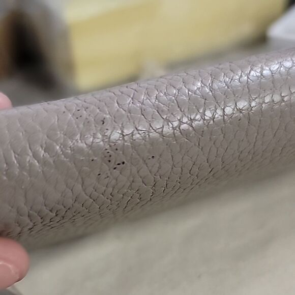 Tory Burch Beige Wallet with Gold Logo with Tory dust bag euc - Picture 11 of 11